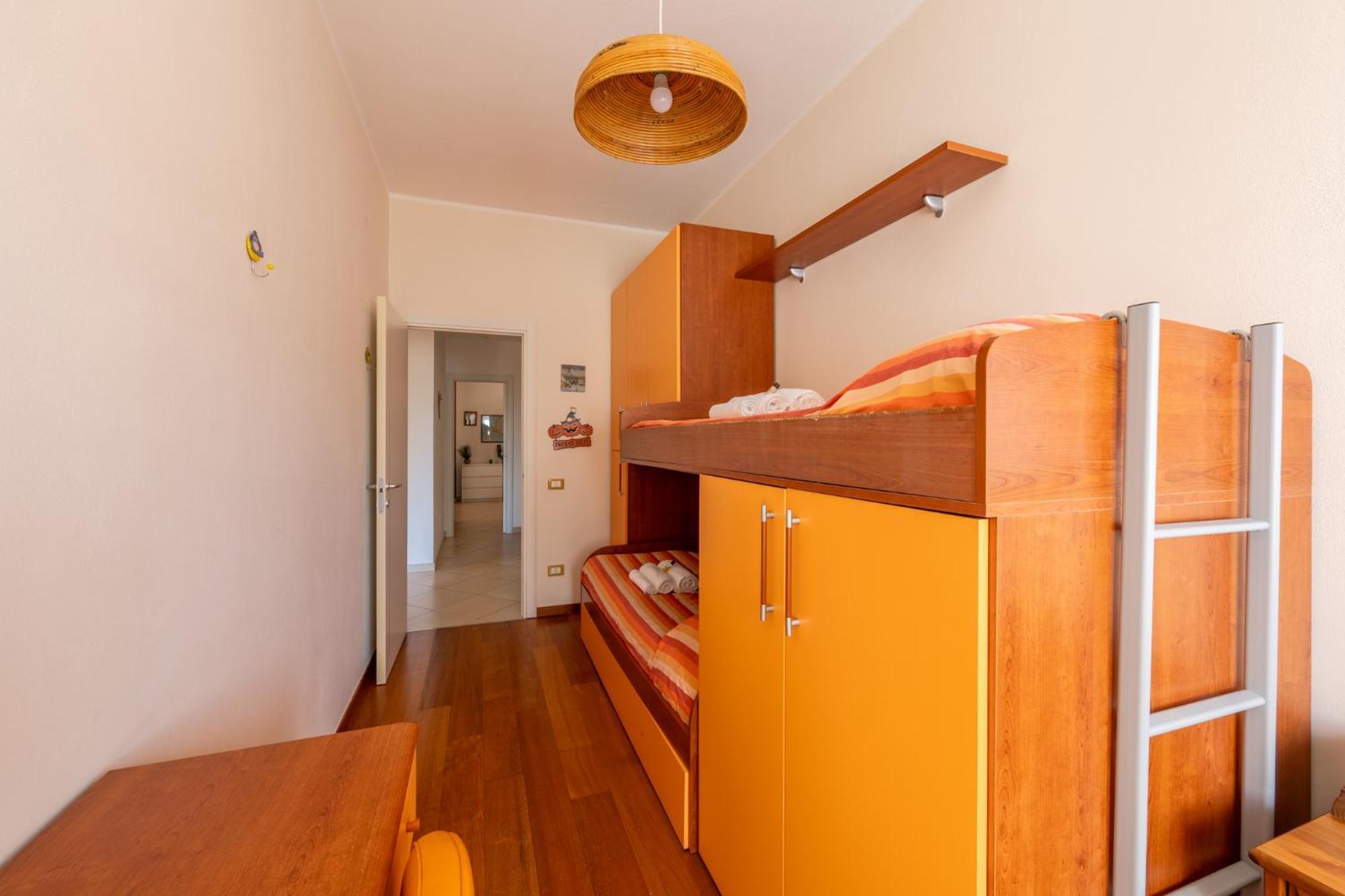 New Luxury 2Bdr Terrace, Views, Ac Leilighet Marina Di Carrara Eksteriør bilde