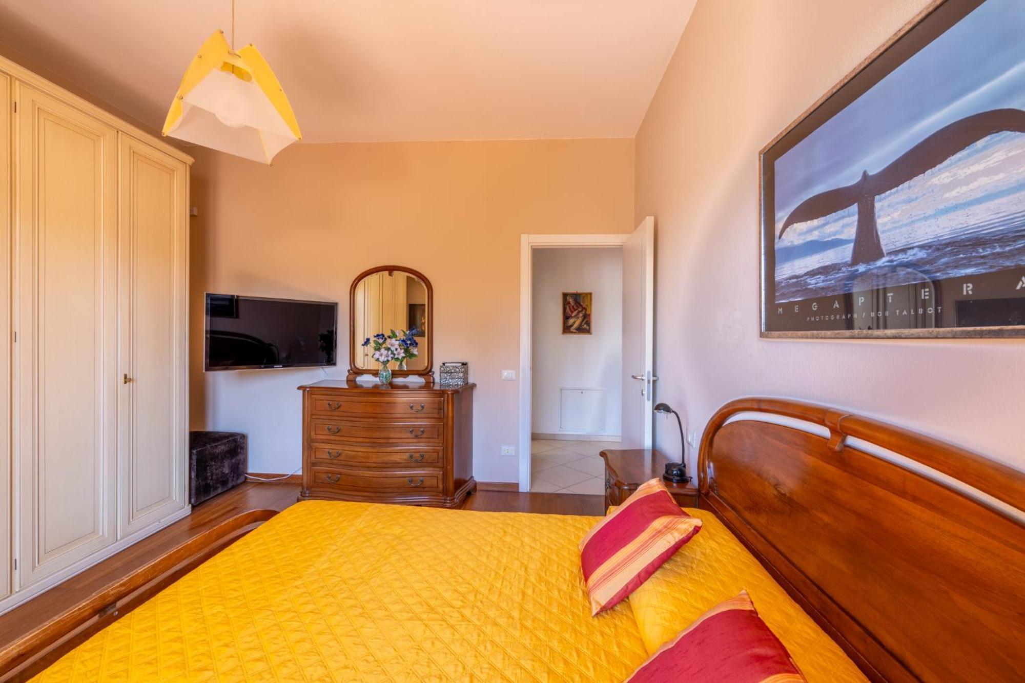 New Luxury 2Bdr Terrace, Views, Ac Leilighet Marina Di Carrara Eksteriør bilde